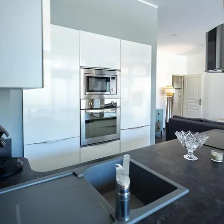 Apartment Le Refuge Du Roy Swimming Pool, Air Conditioning, Within Walking Distance Sanary-sur-Mer
