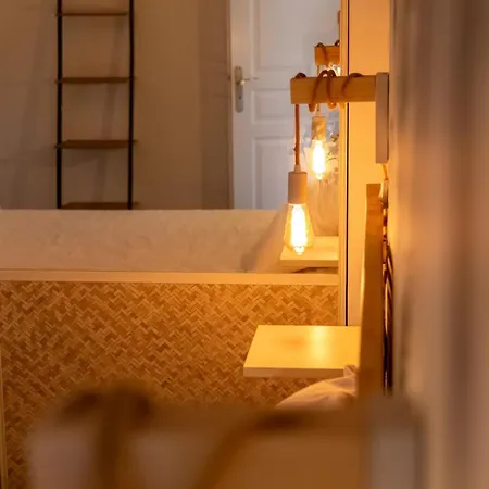 Apartment Le Refuge Du Roy Swimming Pool, Air Conditioning, Within Walking Distance Sanary-sur-Mer