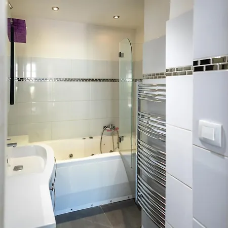 Le Refuge Du Roy Swimming Pool, Air Conditioning, Within Walking Distance * Sanary-sur-Mer