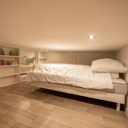 Apartment Le Refuge Du Roy Swimming Pool, Air Conditioning, Within Walking Distance Sanary-sur-Mer