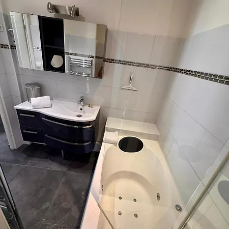 Apartment Le Refuge Du Roy Swimming Pool, Air Conditioning, Within Walking Distance *