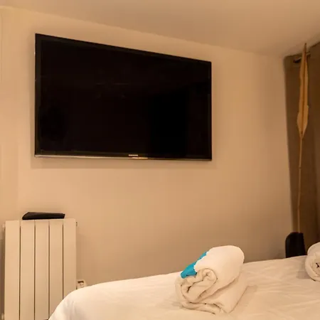 Le Refuge Du Roy Swimming Pool, Air Conditioning, Within Walking Distance * Sanary-sur-Mer