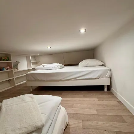 Le Refuge Du Roy Swimming Pool, Air Conditioning, Within Walking Distance